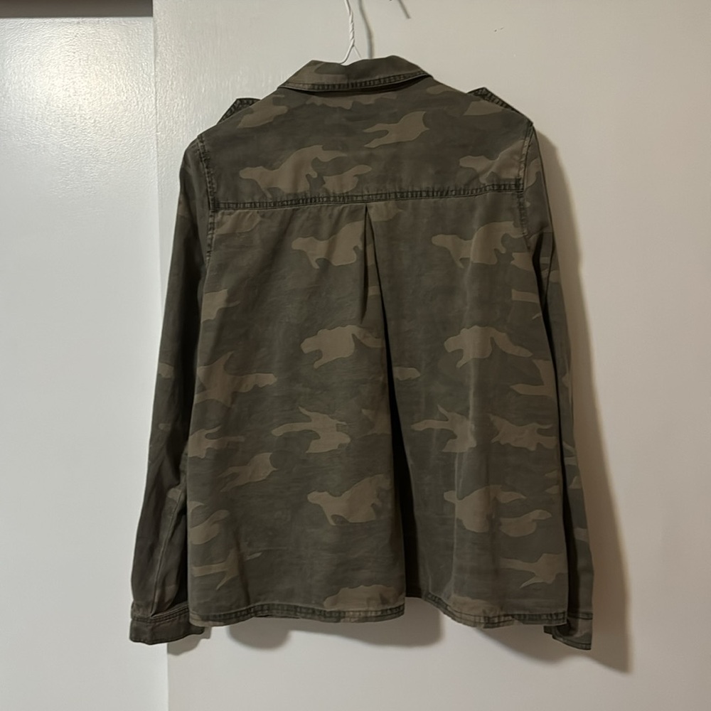 3/$20 Lucky brand button camo shirt - Picture 5 of 6
